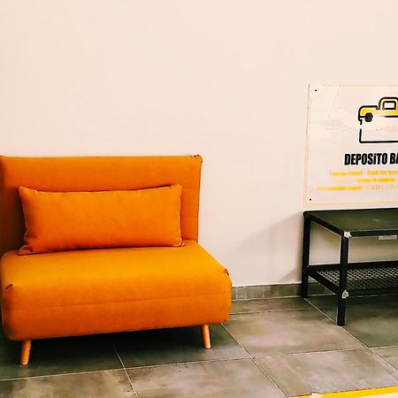 Garage47 Storica Officina Meccanica Loft B&B In ปีเอนซา ภายนอก รูปภาพ