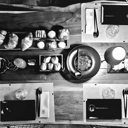 Garage47 Storica Officina Meccanica Loft B&B In ปีเอนซา ภายนอก รูปภาพ